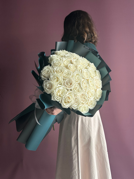 Ivory Monument – Playa Blanca Ekvator Gülleri